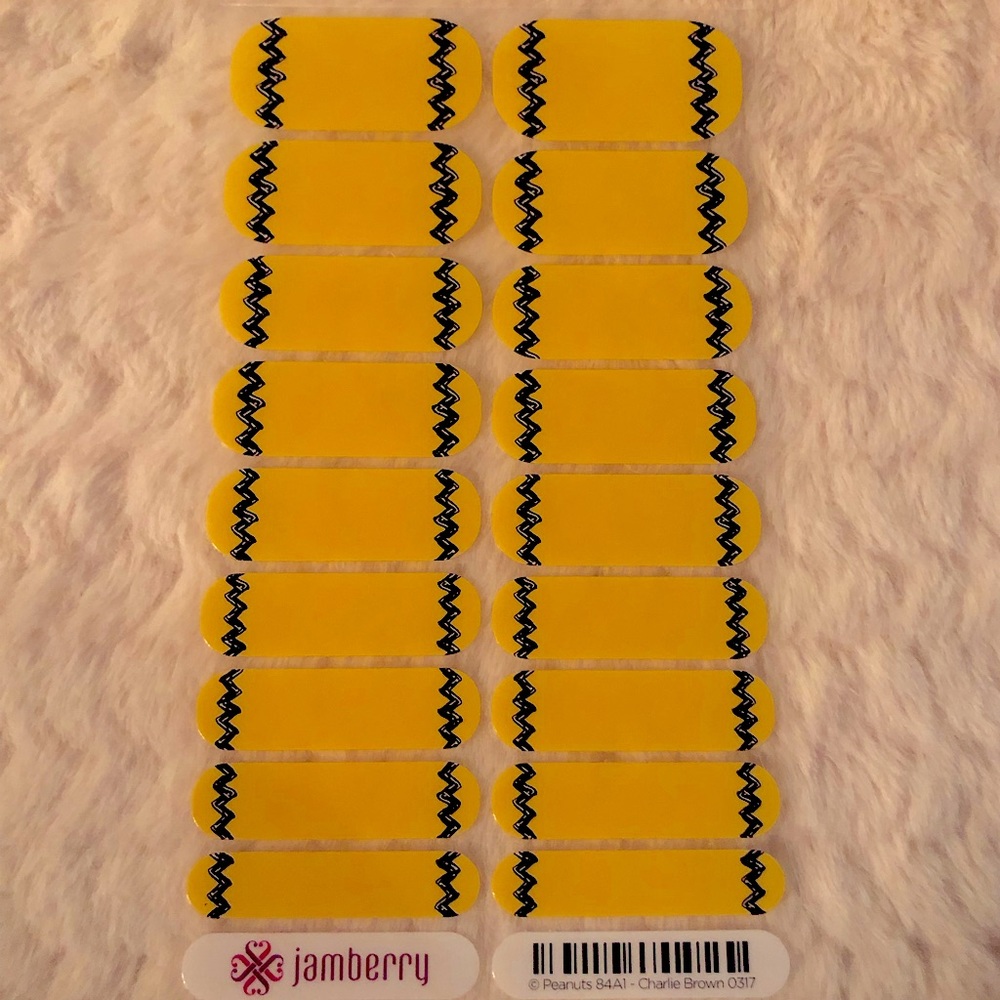 FS PeanutsxJamberry: 'Charlie Brown' nail wrap